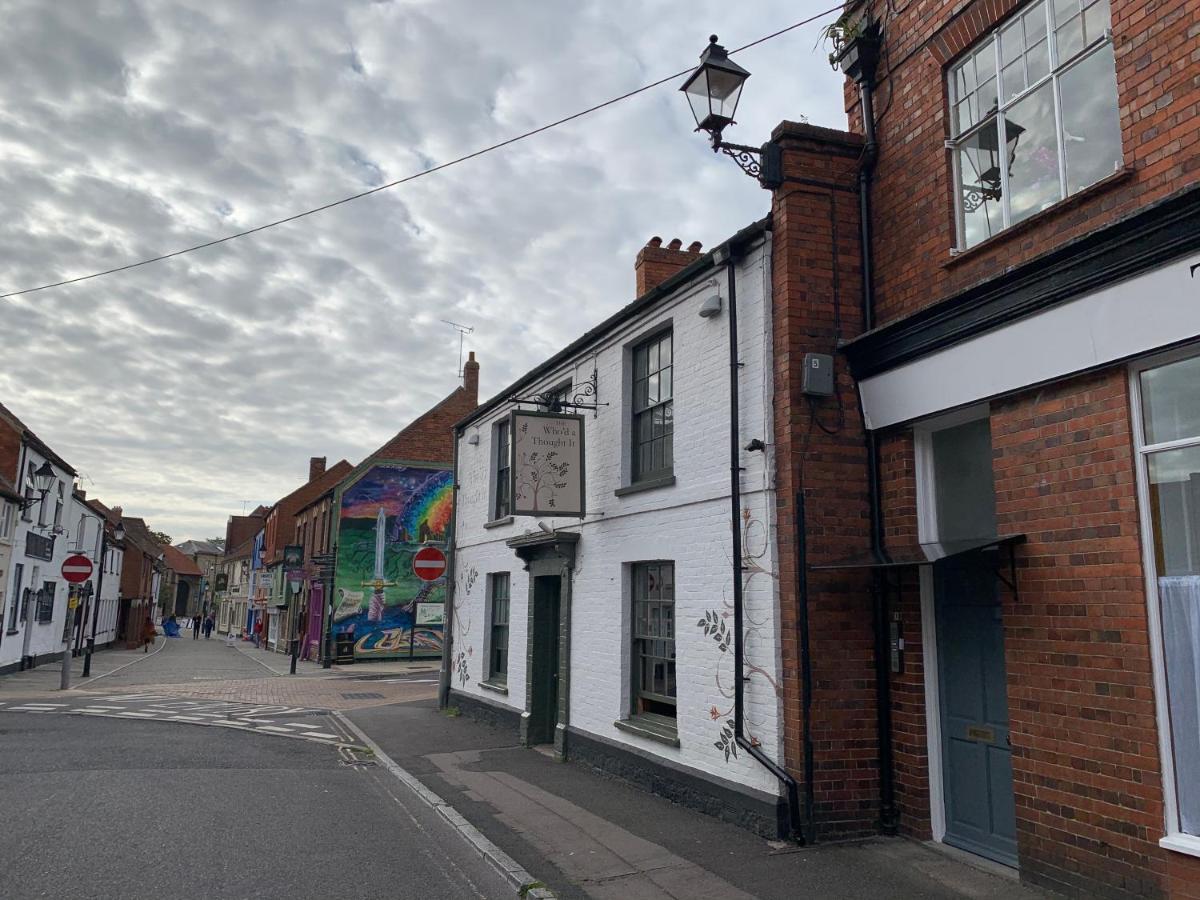 Glastonbury Secret Retreat - 1 Bd Split-Level Apt, Sleeps 3 Exterior foto