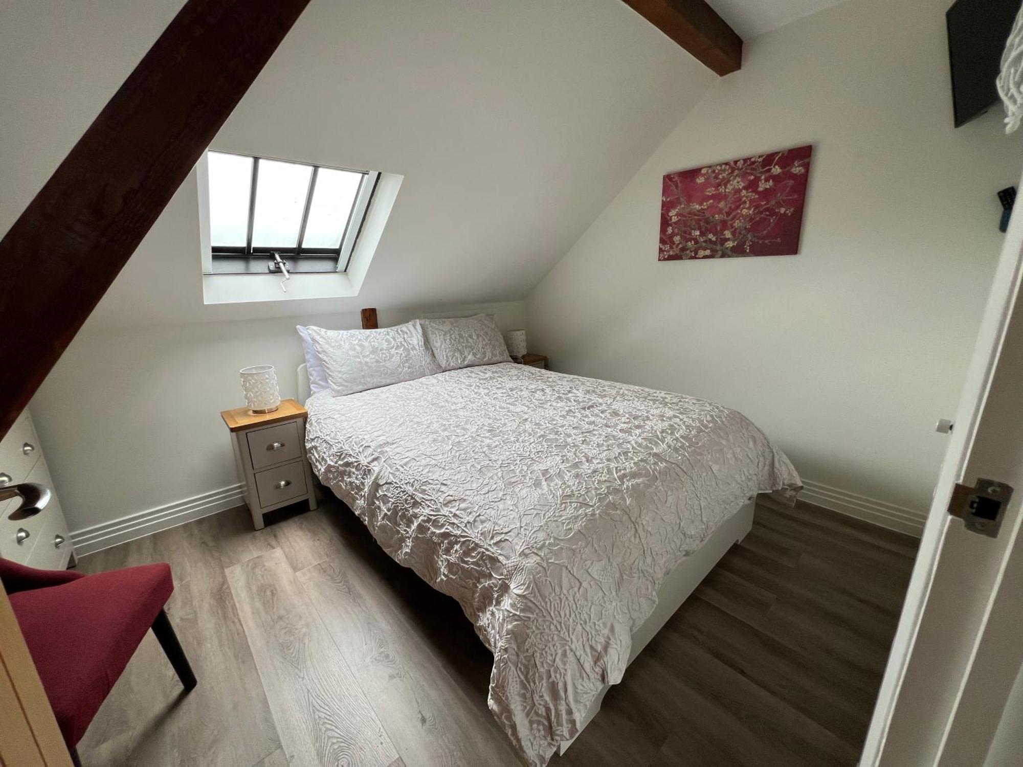 Glastonbury Secret Retreat - 1 Bd Split-Level Apt, Sleeps 3 Exterior foto